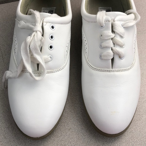 NOS Vintage Red Cross Comfort Casual Shoes 8 Wide - Picture 6 of 8